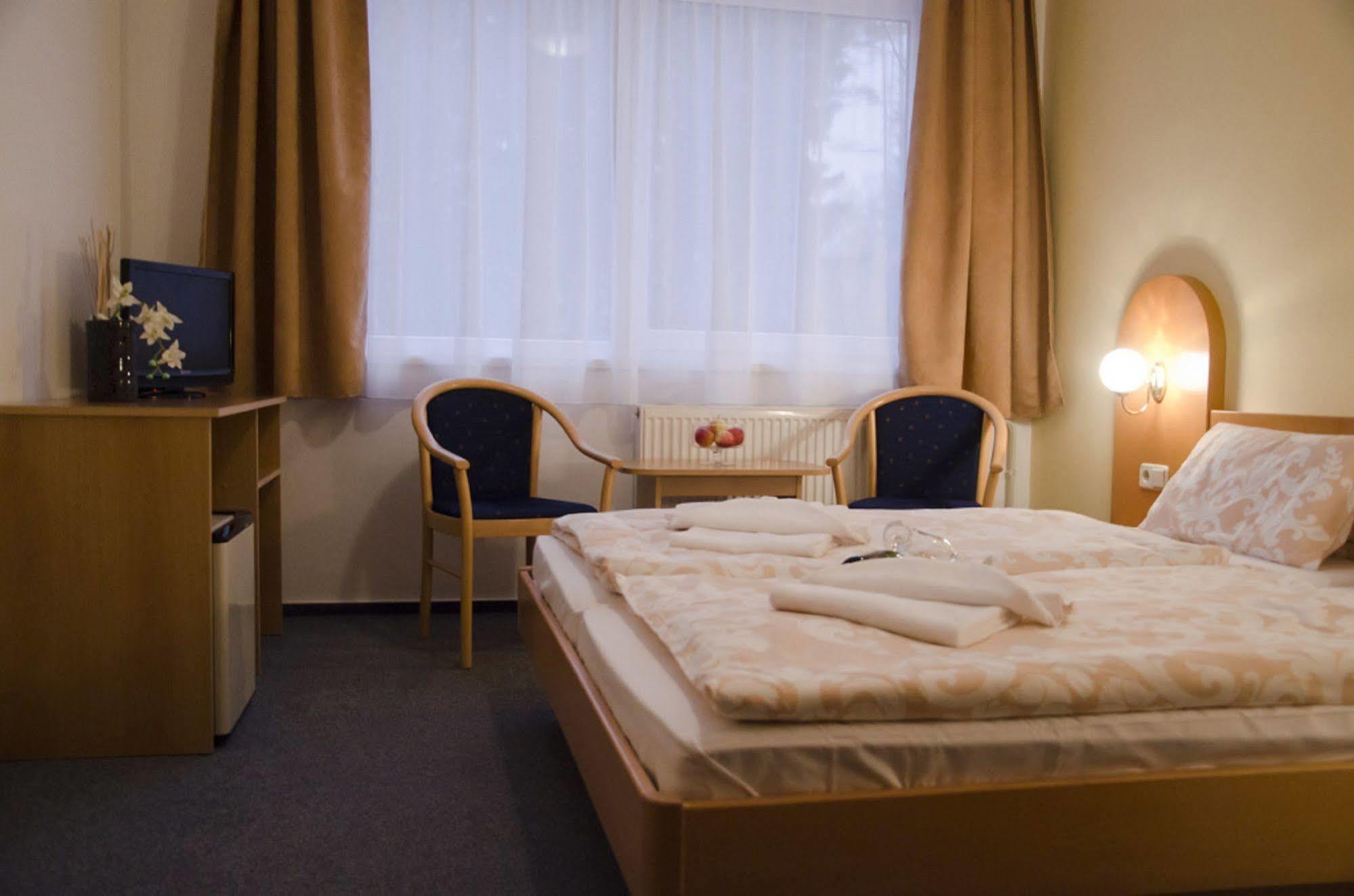 Hotel Zatisi Frantiskovy Lazne Exterior photo
